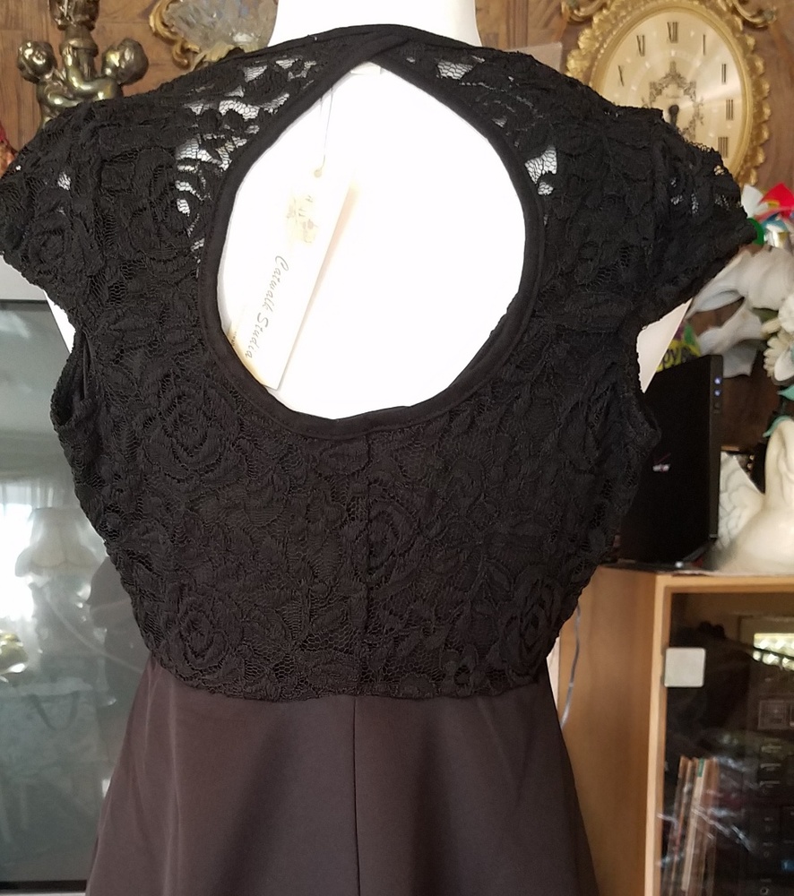 Dress - Picture 3 of 4